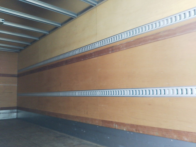 いすゞフォワードアルミバン中型（4t）[写真13]