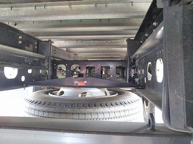 いすゞフォワードアルミバン中型（4t）[写真21]