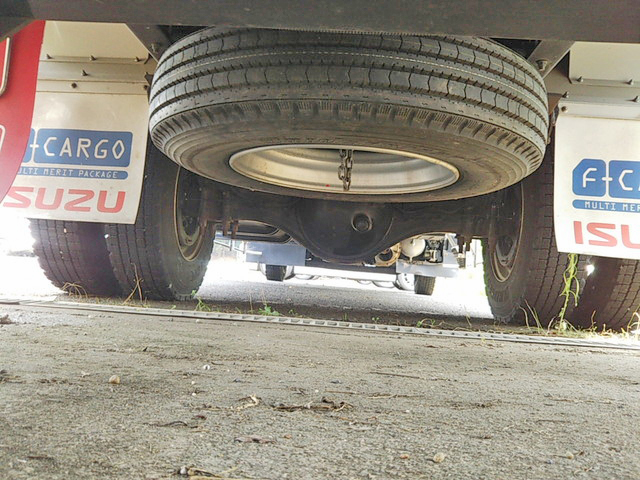 いすゞフォワードアルミバン中型（4t）[写真22]