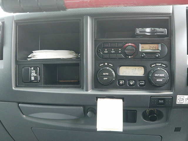 いすゞフォワードアルミバン中型（4t）[写真35]