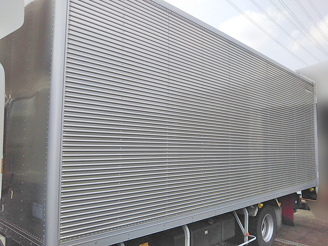 いすゞフォワードアルミバン中型（4t）[写真04]