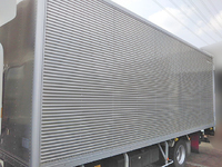 いすゞフォワードアルミバン中型（4t）[写真04]