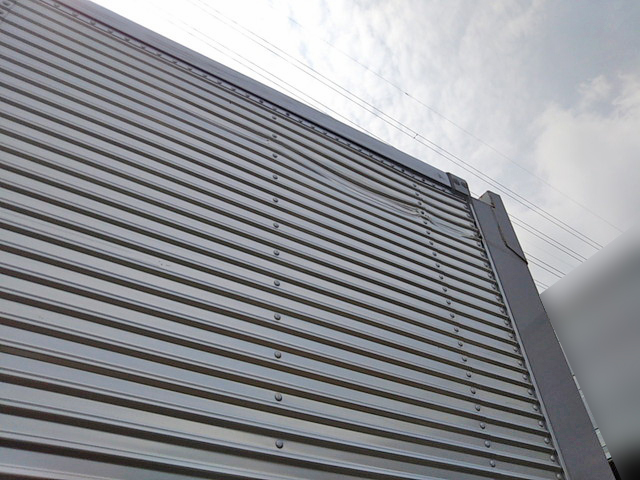 いすゞフォワードアルミバン中型（4t）[写真05]