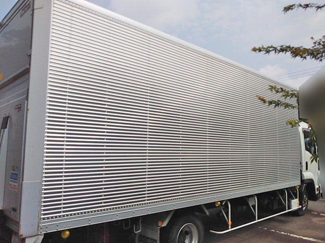 いすゞフォワードアルミバン中型（4t）[写真06]