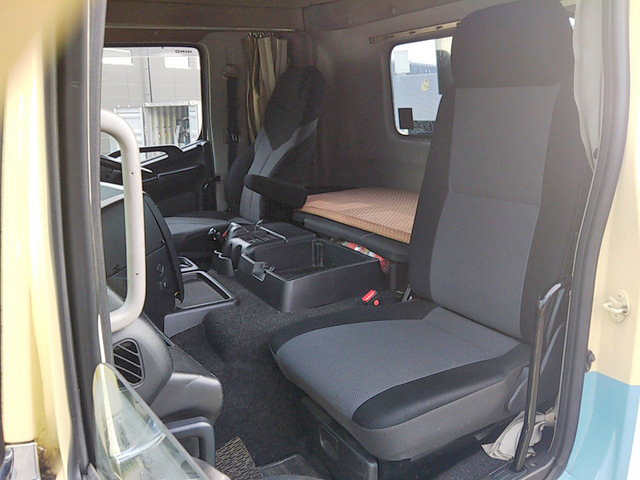 日野プロフィアバントレーラー大型（10t）[写真17]