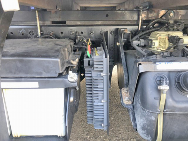 三菱ふそうキャンタークレーン4段小型（2t・3t）[写真17]