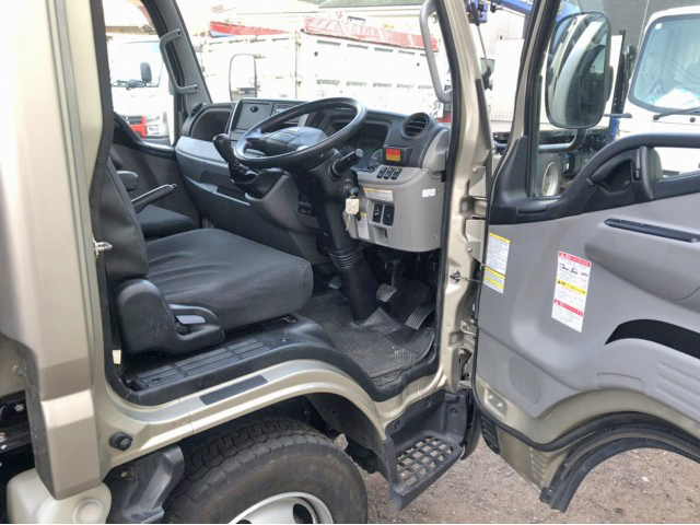 三菱ふそうキャンタークレーン4段小型（2t・3t）[写真22]