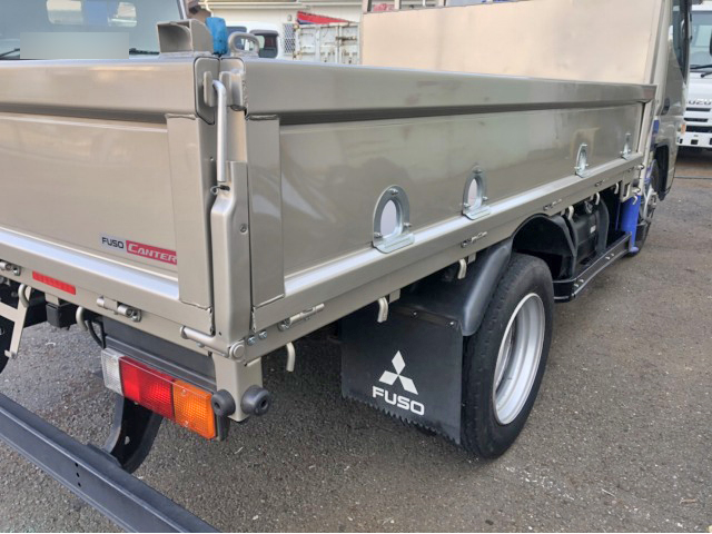 三菱ふそうキャンタークレーン4段小型（2t・3t）[写真06]