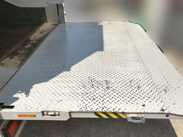 三菱ふそうキャンターアルミバン小型（2t・3t）[写真15]