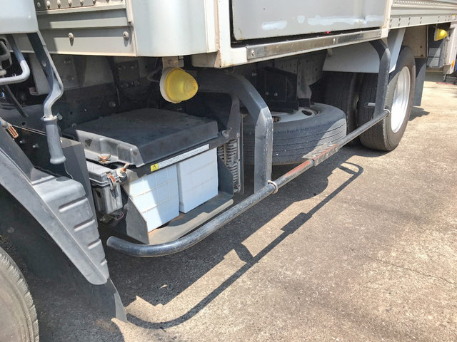 三菱ふそうキャンターアルミバン小型（2t・3t）[写真21]