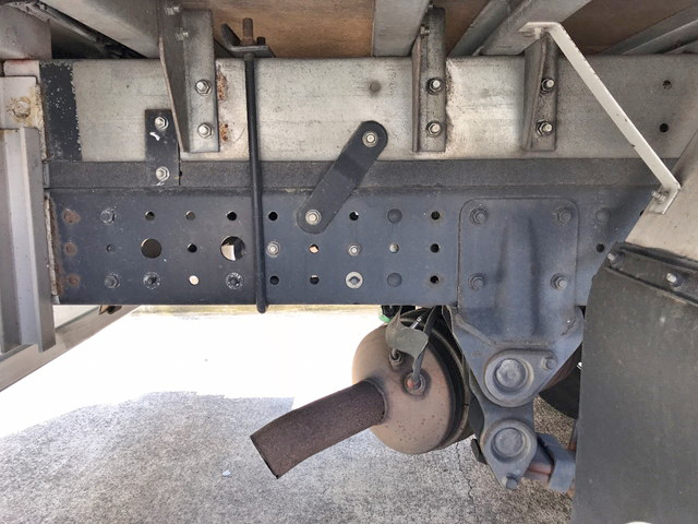 三菱ふそうキャンターアルミバン小型（2t・3t）[写真24]