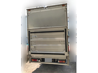 三菱ふそうキャンターアルミバン小型（2t・3t）[写真09]