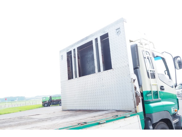 いすゞギガアルミブロック大型（10t）[写真15]