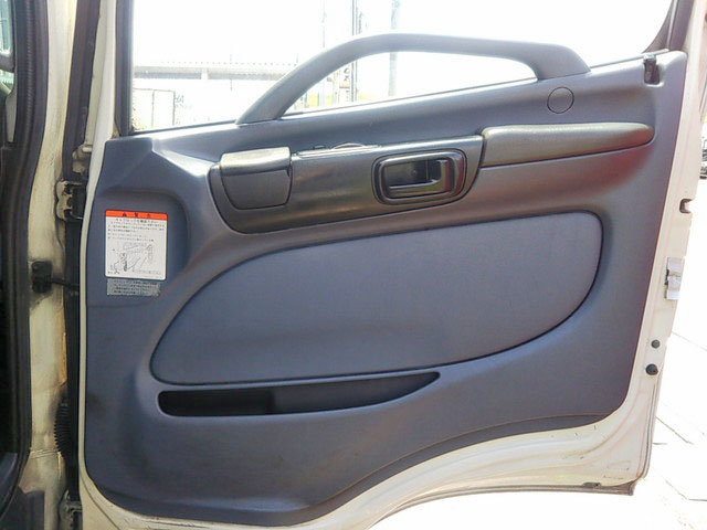 日野レンジャー冷凍車（冷蔵車）中型（4t）[写真24]