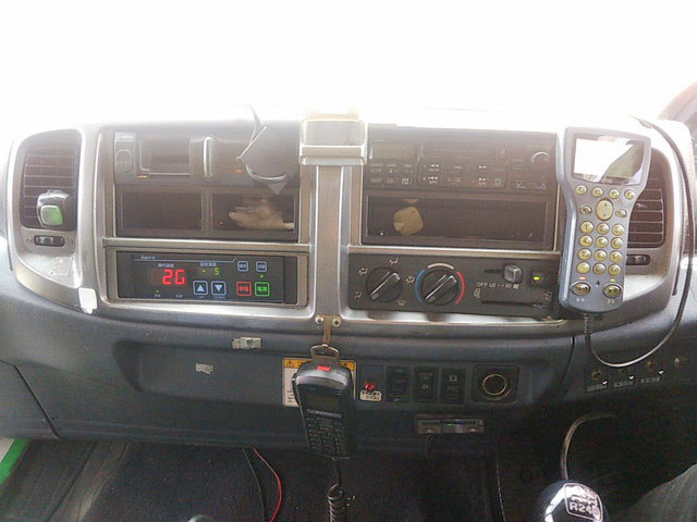 日野レンジャー冷凍車（冷蔵車）中型（4t）[写真28]