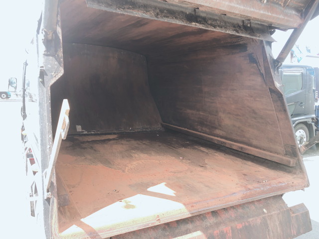 いすゞエルフパッカー車（塵芥車）小型（2t・3t）[写真17]