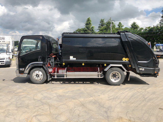 いすゞエルフパッカー車（塵芥車）小型（2t・3t）[写真05]