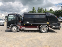 いすゞエルフパッカー車（塵芥車）小型（2t・3t）[写真05]