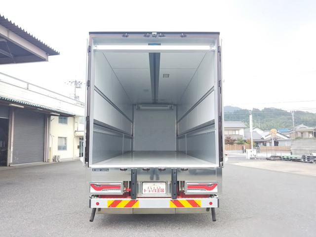 日野プロフィア冷蔵冷凍ウイング大型（10t）[写真11]