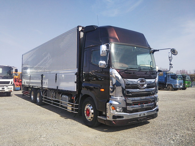 日野プロフィア冷蔵冷凍ウイング大型（10t）[写真03]