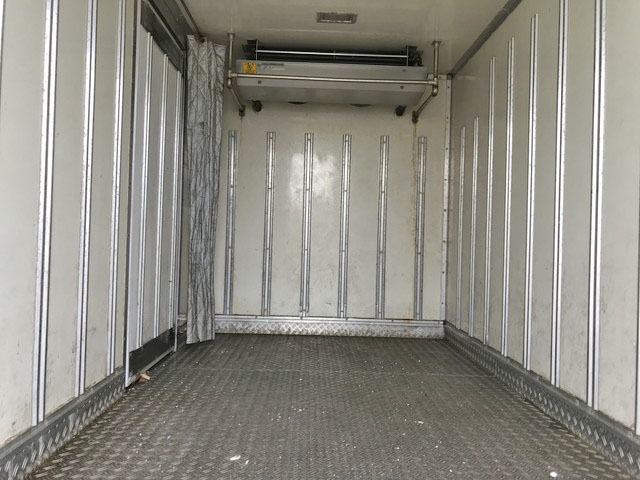 いすゞエルフ冷凍車（冷蔵車）小型（2t・3t）[写真15]