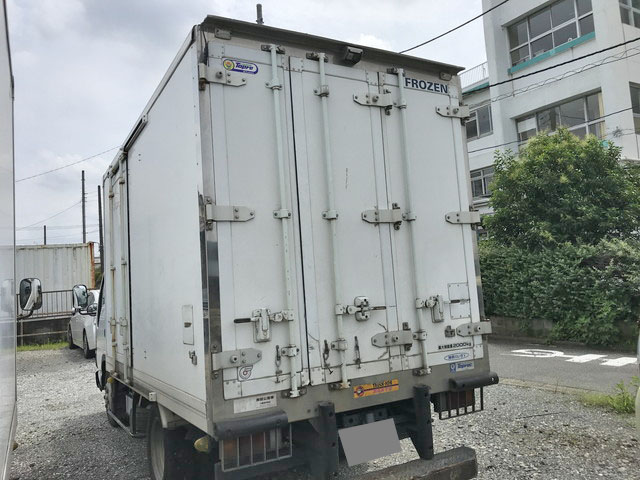 いすゞエルフ冷凍車（冷蔵車）小型（2t・3t）[写真02]