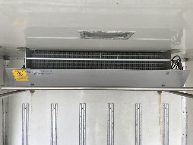 いすゞエルフ冷凍車（冷蔵車）小型（2t・3t）[写真18]