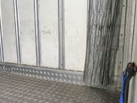 いすゞエルフ冷凍車（冷蔵車）小型（2t・3t）[写真21]