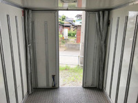 いすゞエルフ冷凍車（冷蔵車）小型（2t・3t）[写真22]