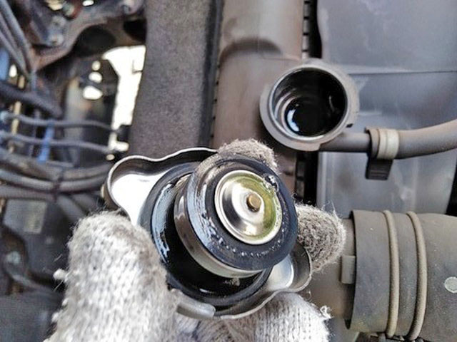 いすゞエルフ平ボディ小型（2t・3t）[写真13]