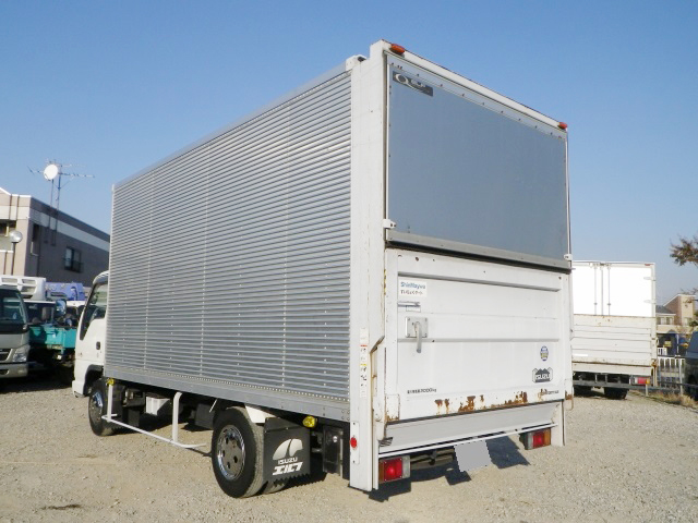 いすゞエルフアルミバン小型（2t・3t）[写真02]