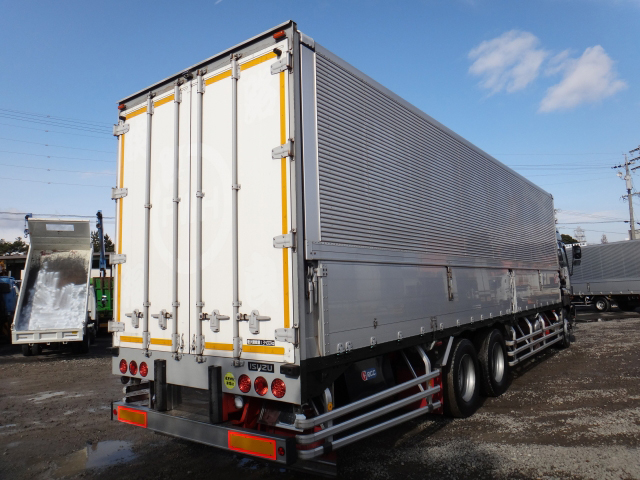 いすゞギガアルミウイング大型（10t）[写真02]