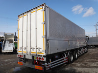 いすゞギガアルミウイング大型（10t）[写真02]