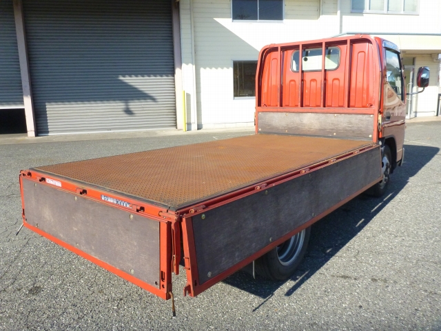 三菱ふそうキャンター平ボディ小型（2t・3t）[写真02]