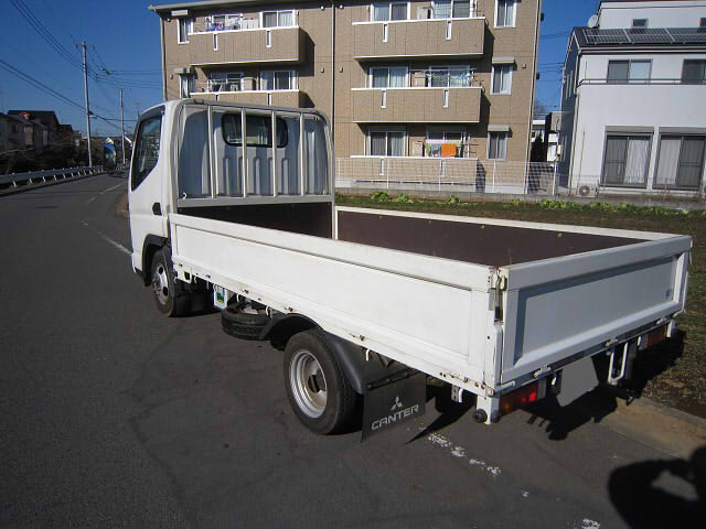 三菱ふそうキャンターガッツ平ボディ小型（2t・3t）[写真02]