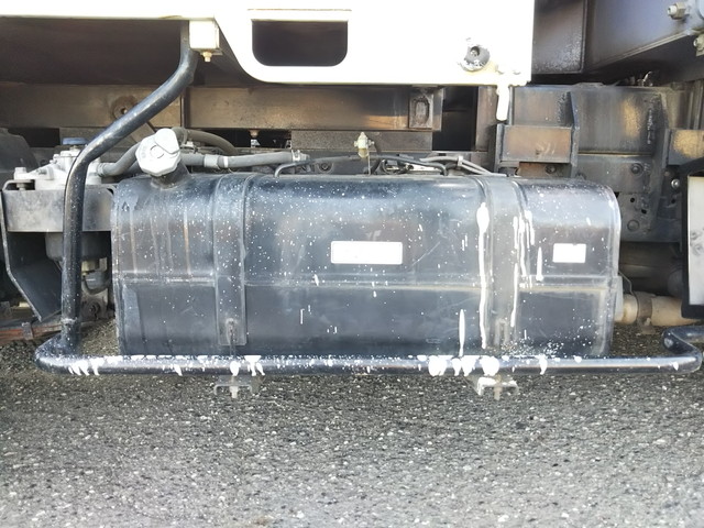 三菱ふそうキャンタークレーン3段小型（2t・3t）[写真21]