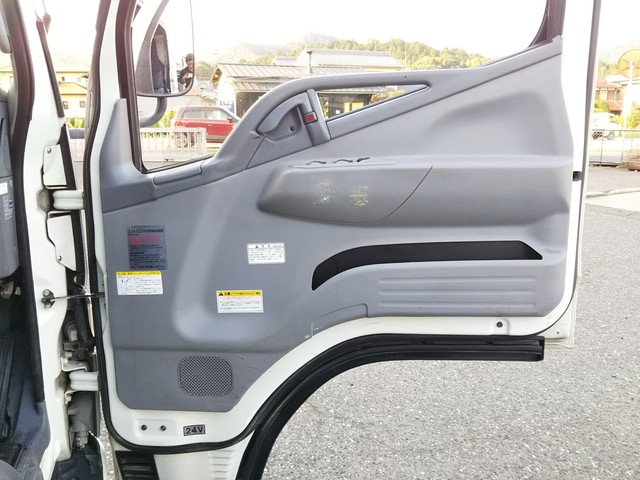 三菱ふそうキャンタークレーン3段小型（2t・3t）[写真30]