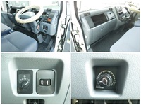 三菱ふそうキャンタークレーン3段小型（2t・3t）[写真35]