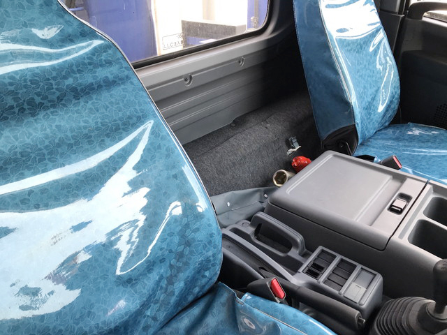 いすゞフォワードセルフクレーン4段中型（4t）[写真31]