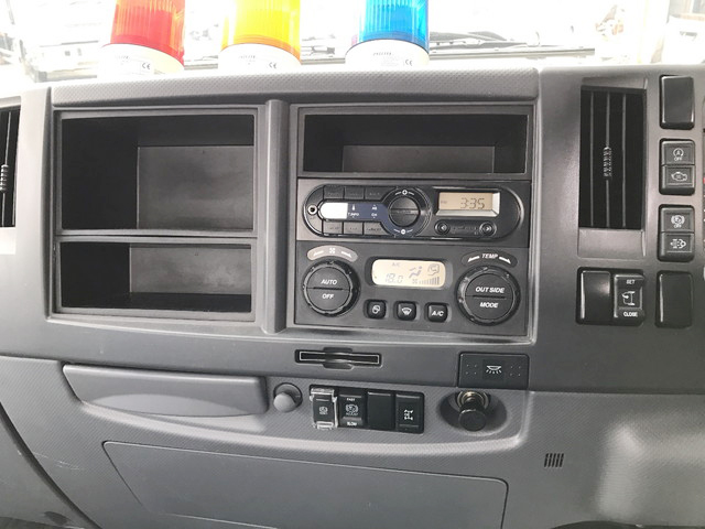 いすゞフォワードセルフクレーン4段中型（4t）[写真33]