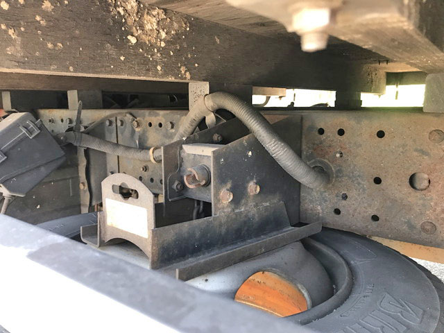 三菱ふそうキャンター平ボディ小型（2t・3t）[写真12]