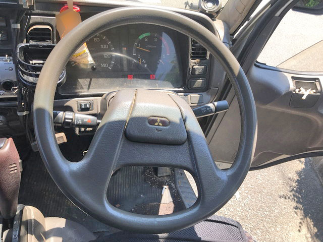 三菱ふそうキャンター平ボディ小型（2t・3t）[写真23]