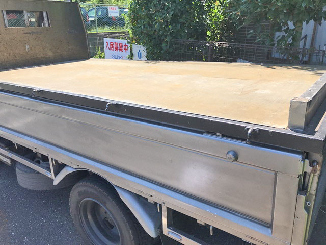 三菱ふそうキャンター平ボディ小型（2t・3t）[写真06]
