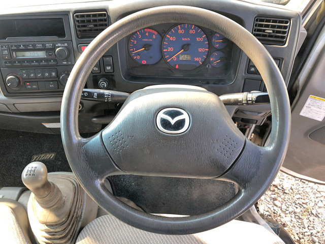 マツダタイタンクレーン付小型（2t・3t）[写真35]