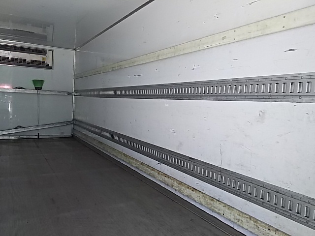 いすゞフォワード冷凍車（冷蔵車）中型（4t）[写真11]