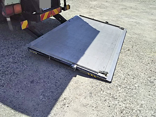 いすゞフォワード冷凍車（冷蔵車）中型（4t）[写真16]