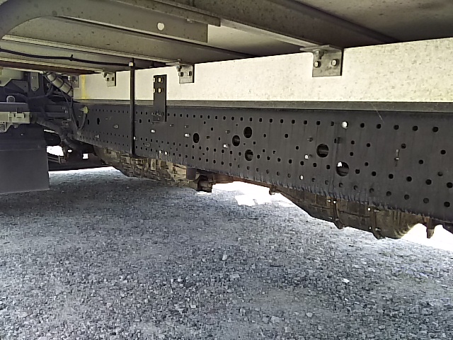 いすゞフォワード冷凍車（冷蔵車）中型（4t）[写真20]