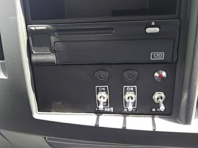 いすゞフォワード冷凍車（冷蔵車）中型（4t）[写真34]