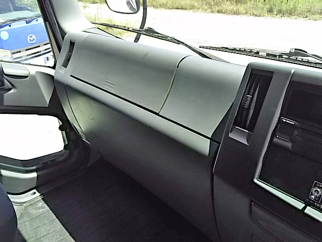 いすゞフォワード冷凍車（冷蔵車）中型（4t）[写真35]