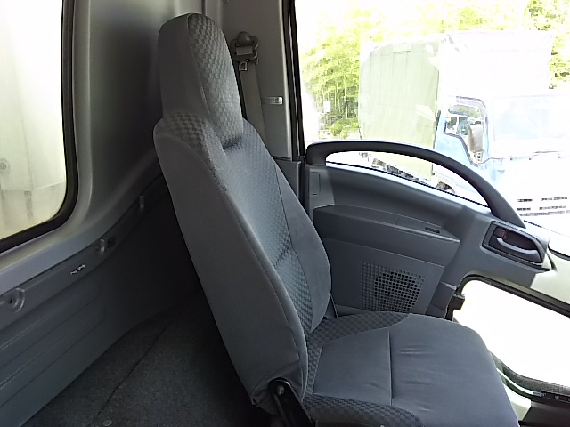 いすゞフォワード冷凍車（冷蔵車）中型（4t）[写真36]